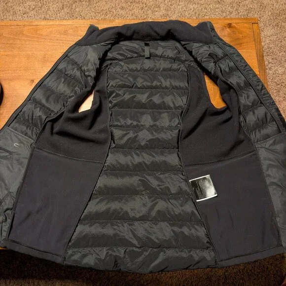 Lululemon Down for it All Black Vest size 4 - Picture 4 of 4
